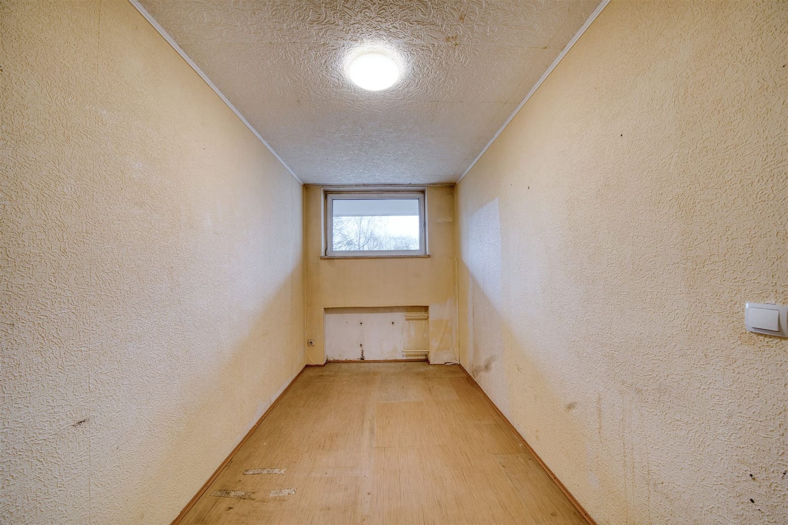 Zimmer vor Sanierung